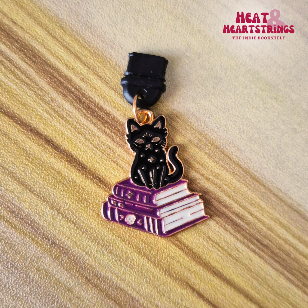 Black Cat Kindle Charm